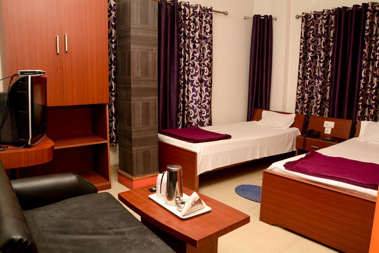 Hotel Galaxy International Koch Bihār Kültér fotó