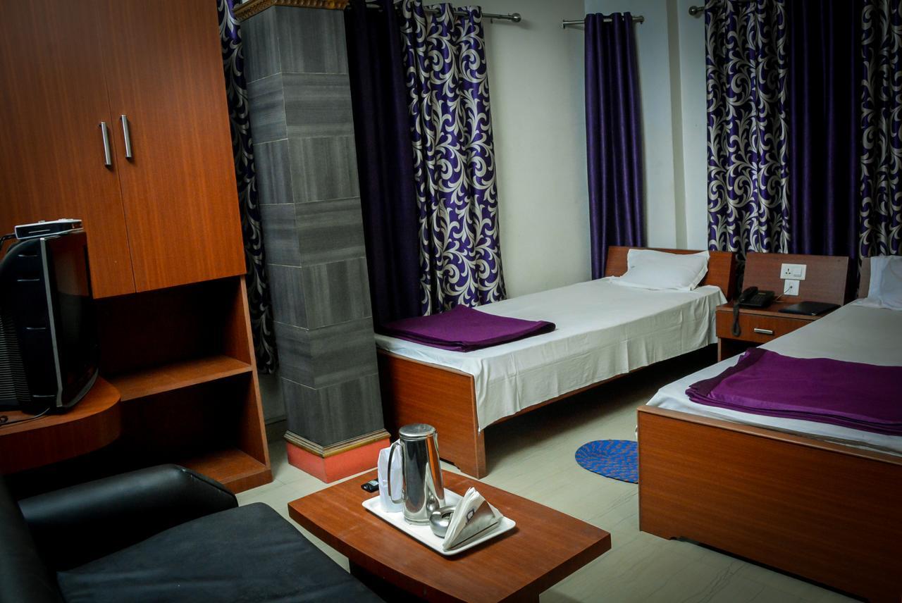 Hotel Galaxy International Koch Bihār Kültér fotó